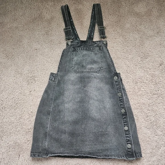 Free People Louise Denim Skirt Overall Rocky Mountain Black Sz 4 with adj Straps - Picture 1 of 8